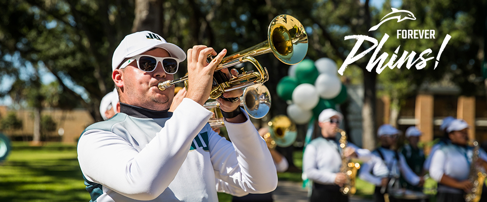 A photo depicting a marching band.