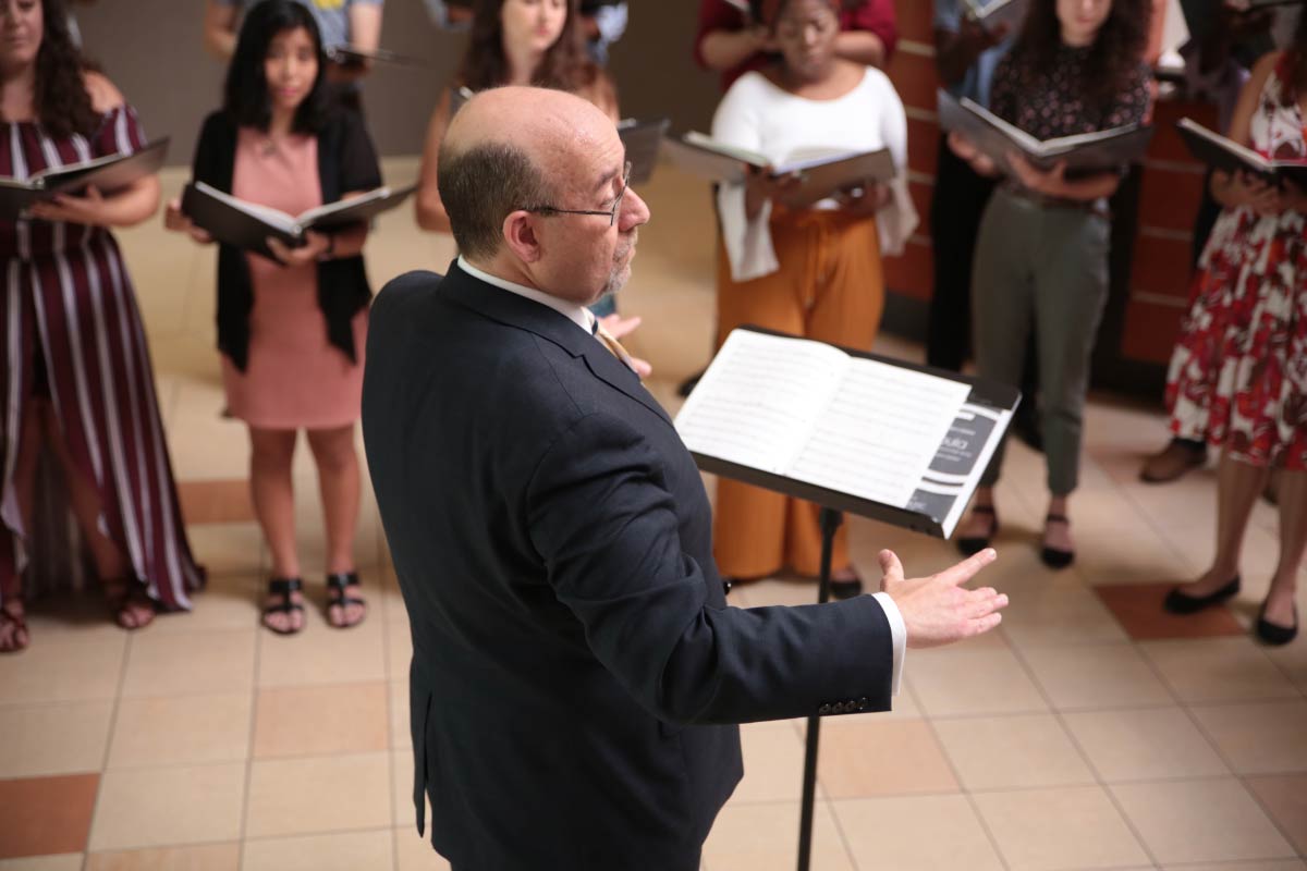 Dean Snyder conducting.